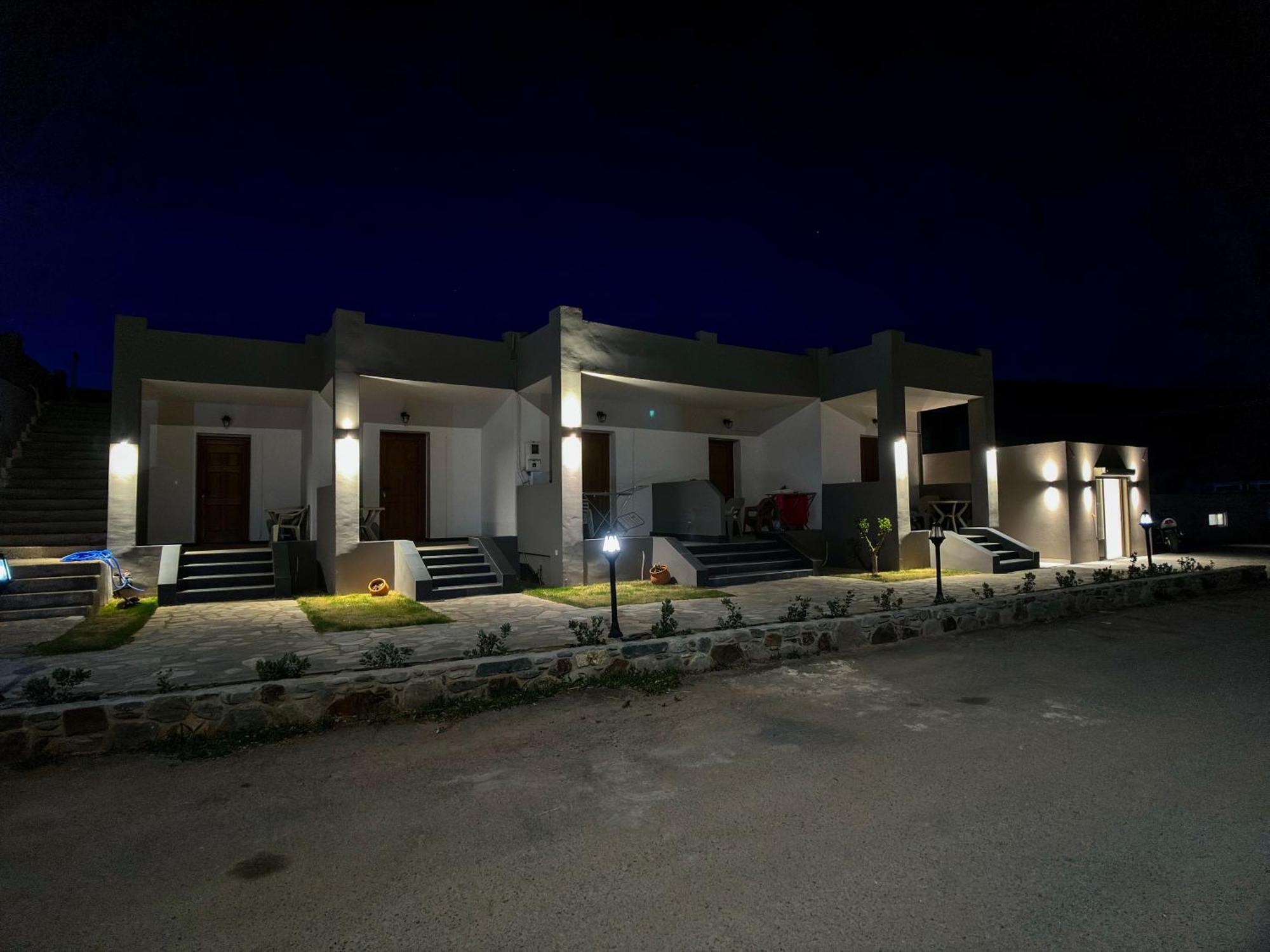 Appartement Paradise With Parking, Wifi, - Walking Distance To The