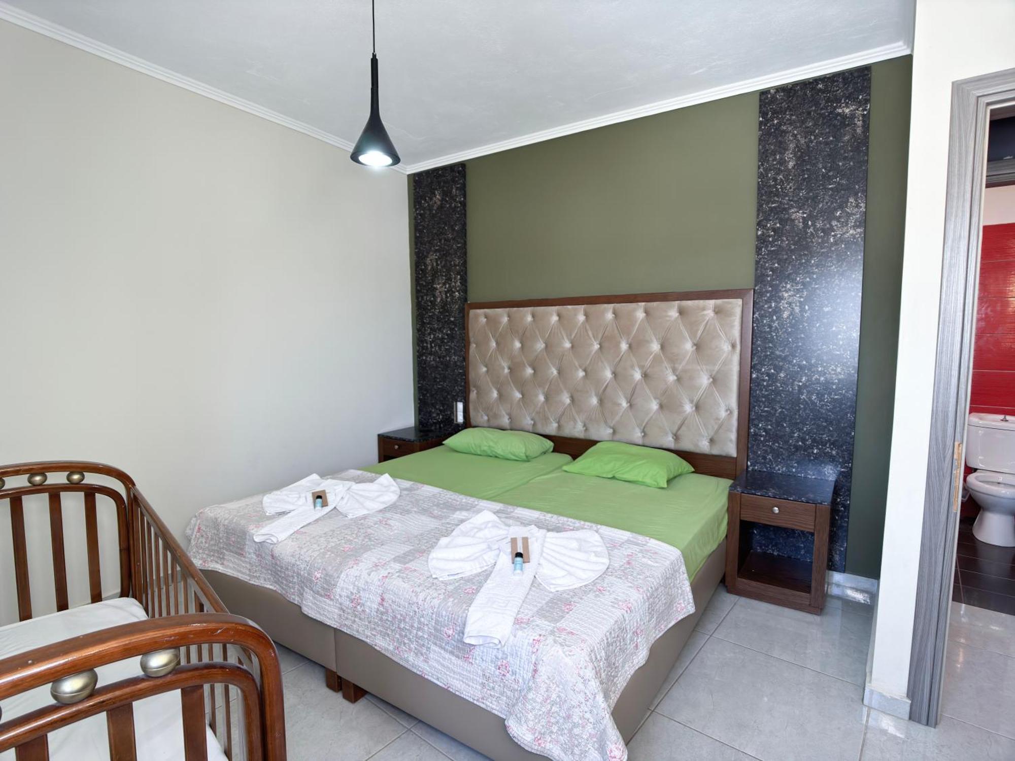 Paradise With Parking, Wifi, - Walking Distance To The Appartement *